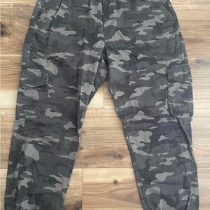 GAP Gray Camouflage Pants